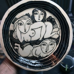 Keramik: "Three Women"